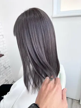セミロング カラー VIRAL ヴァイラルのヘアスタイル