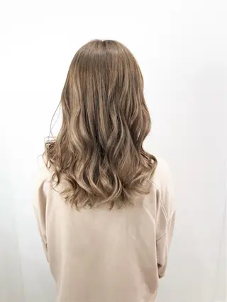 セミロング カラー 🌙HIZUKI🌙 ハイトーン 艶髪のヘアスタイル