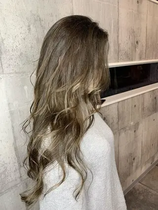 セミロング yoshihara yuukiのヘアスタイル