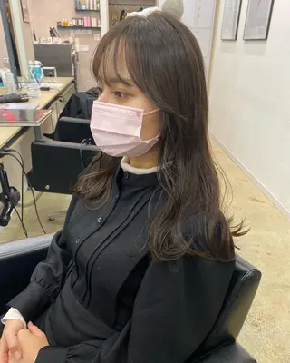 セミロング カラー オリーブ/アッシュ やわらか透明感カラーのヘアスタイル