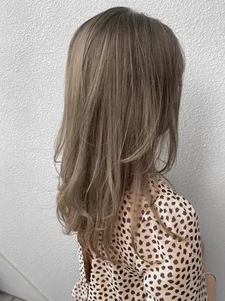 ショート カラー ブリーチ koheiのヘアスタイル