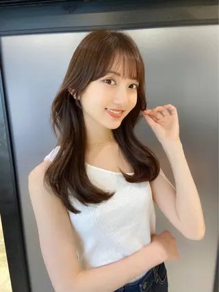 セミロング 伊藤 莉奈　韓国ヘアのヘアスタイル