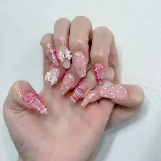 ネイル 濱田 杏奈のネイルデザイン