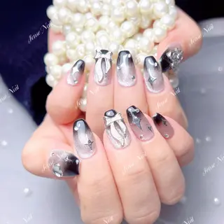 ネイル Queening 🦋のネイルデザイン