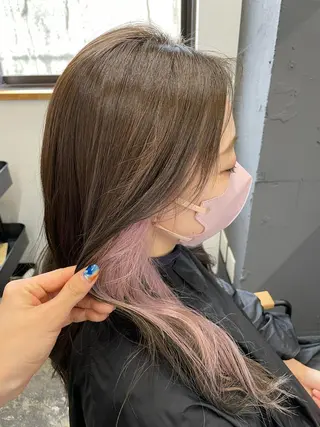 カラー ミルクティー× グレージュMOMOのヘアスタイル