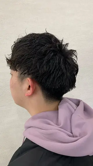 ショート パーマ メンズ チバ ヒロトのヘアスタイル