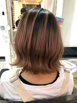 ミディアム カラー 佐々木  まゆかのヘアスタイル
