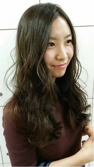 セミロング カラー パーマ _WHITE高槻店 yusukeのヘアスタイル