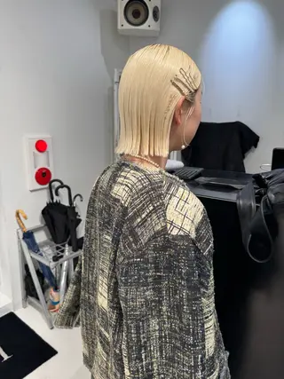 ショート カラー ヘアアレンジ 艶ハイトーン/ヘア アレンジAYAKAのヘアスタイル
