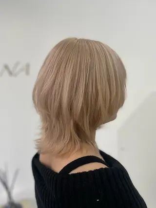 ミディアム カラー Hiroka / NANAのヘアスタイル