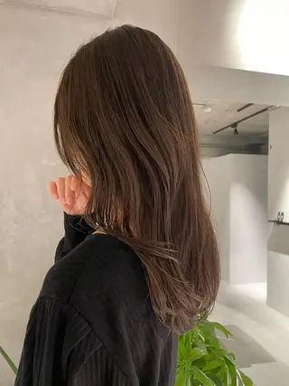 ロング カラー イズミ ナナコのヘアスタイル