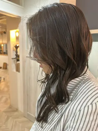 セミロング ayumi ／透明感カラーのヘアスタイル
