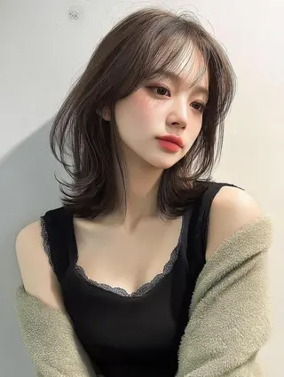 ミディアム 砂澤 瞳のヘアスタイル