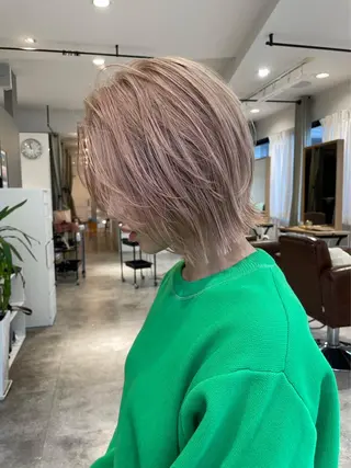 カラー yuu /N° 大分中央町店のヘアスタイル
