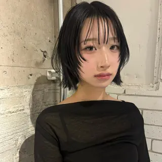 ショート Yui⭐️ 透け感カラーのヘアスタイル