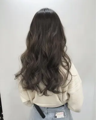 ロング パーマ コテ巻き風パーマ🫧 韓国パーマ反町海大のヘアスタイル