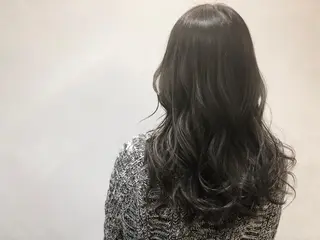 セミロング カラー ヘアアレンジ いしだ みさきのヘアスタイル