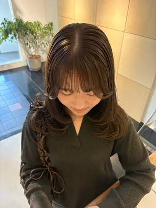 ミディアム Yui⭐️ 透け感カラーのヘアスタイル