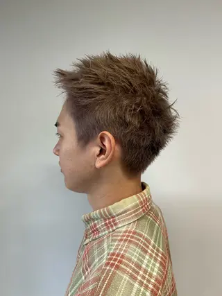ショート カラー メンズ 相澤 拳のヘアスタイル