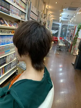 ミディアム ヘアアレンジ 今村公介 ブリーチ特化、派手髪のヘアスタイル