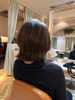 ミディアム Lond所属・ボブ/顔まわり /みそらレイヤーのヘアスタイル