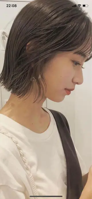 ショート カラー 艶カラー　宮﨑 蒼のヘアスタイル