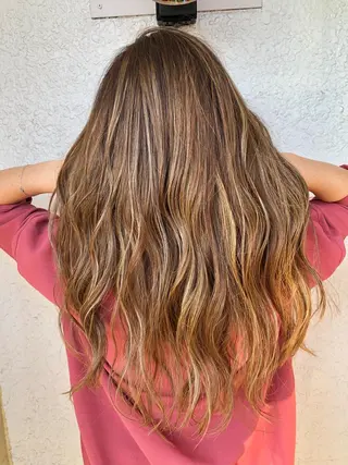 ロング カラー レイヤーカット匠 イソザキノリユキのヘアスタイル