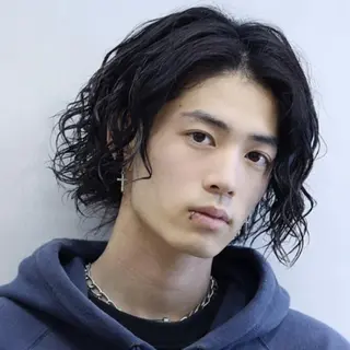 パーマ ミディアム confidence 新宿本店【公式】のヘアスタイル