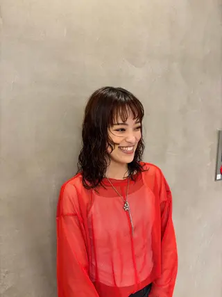 ミディアム エルロン 栢原のヘアスタイル