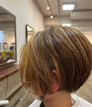 ショート カラー chill out 南塚口本店のヘアスタイル