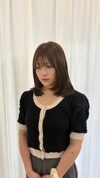 ミディアム kanon /透明感ベージュのヘアスタイル