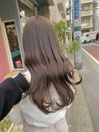 セミロング カラー AYANO ／レイヤー／オリーブのヘアスタイル