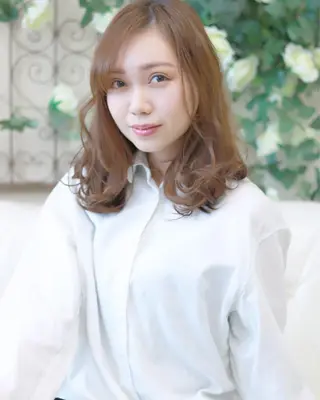 セミロング パーマ 柳澤 興輝のヘアスタイル