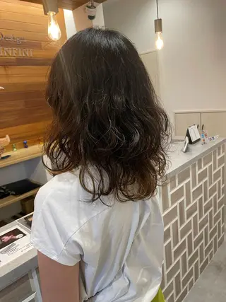 セミロング やまこし 美裕樹のヘアスタイル