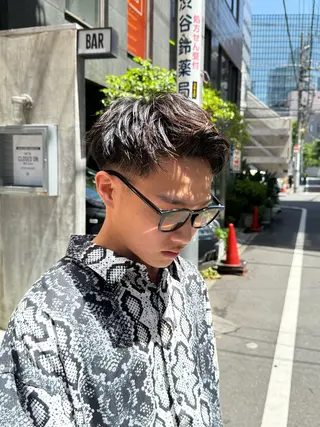 パーマ メンズ 豊崎 佑輔のヘアスタイル