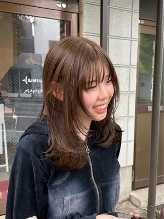 ミディアム カラー ORe'S HAIR BE GLaDユウナのヘアスタイル