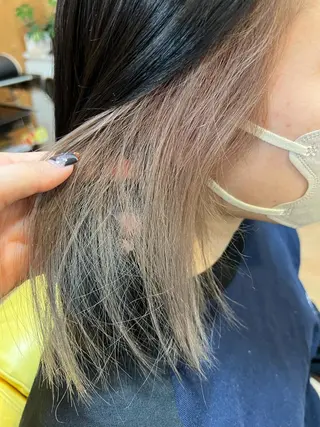 ショート カラー bh.maara デザイン／ハイトーンのヘアスタイル