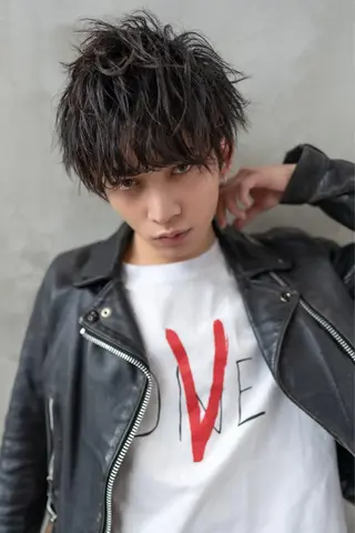 ショート パーマ メンズ ⚡メンズパーマフ ェードカットTomyのヘアスタイル