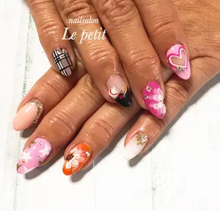 ネイル 石野 広佳のネイルデザイン