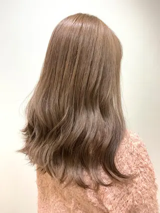 セミロング カラー 薄田 珠美のヘアスタイル