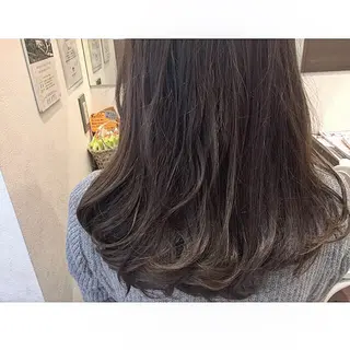 セミロング カラー ヘアアレンジ 透明感♡︎♡︎ 佐々木早苗のヘアスタイル