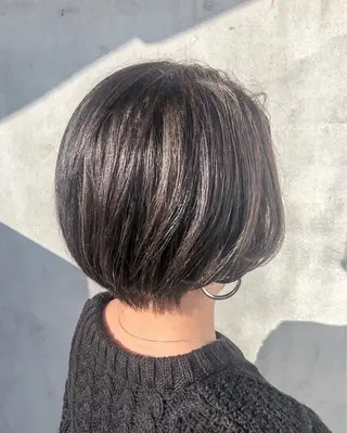 ショート カラー 佐藤 美聡のヘアスタイル