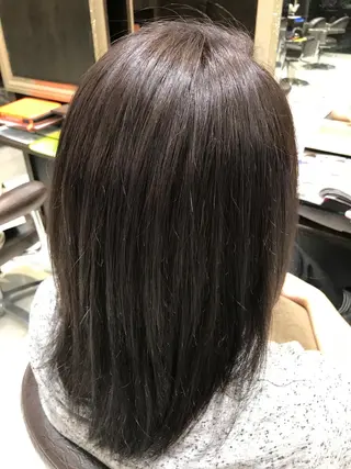 ミディアム カラー yui .のヘアスタイル