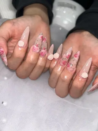 カラー 津田 由希乃のネイルデザイン