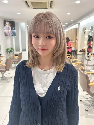 セミロング カラー 🍀透明感抜群🍀/ ハイトーンカラーのヘアスタイル
