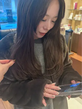 ロング ルナ|縮毛矯正 ×デザインカラー🥝のヘアスタイル