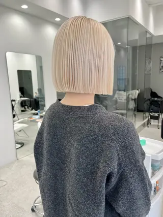 ショート カラー iLi 《イリ》のヘアスタイル