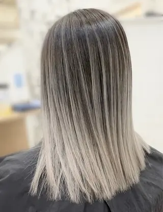 ミディアム カラー Mëw &のヘアスタイル