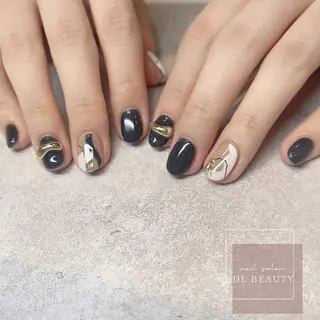 ネイル .. momoko🕊のネイルデザイン