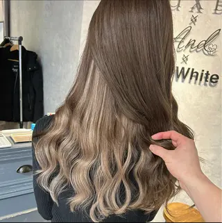 ロング カラー ブリーチ&エクステ 🥀ケアカラー特化のヘアスタイル